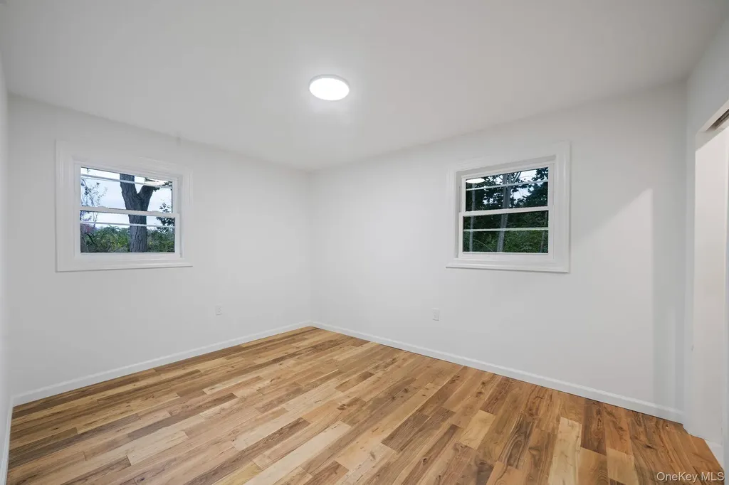 6 Connetquot Drive Oakdale NY 11769