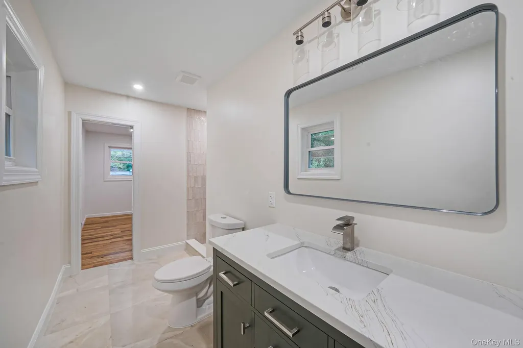 6 Connetquot Drive Oakdale NY 11769