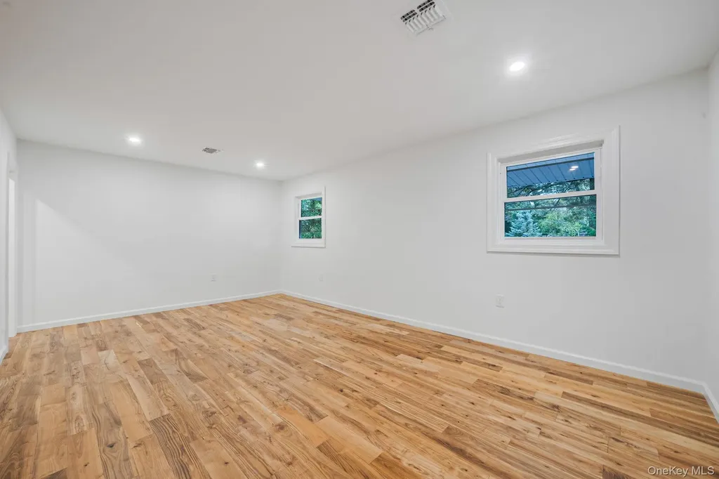 6 Connetquot Drive Oakdale NY 11769