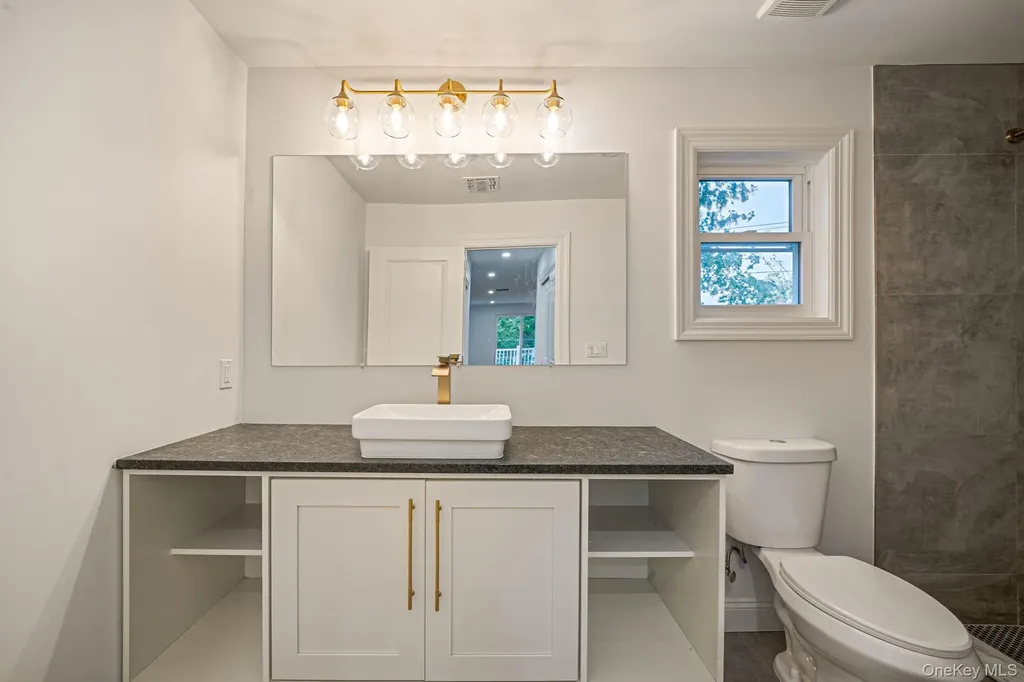 6 Connetquot Drive Oakdale NY 11769