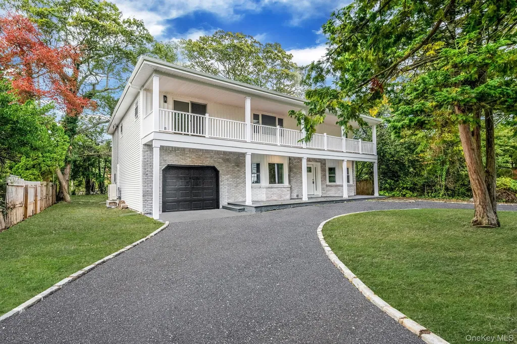 6 Connetquot Drive Oakdale NY 11769
