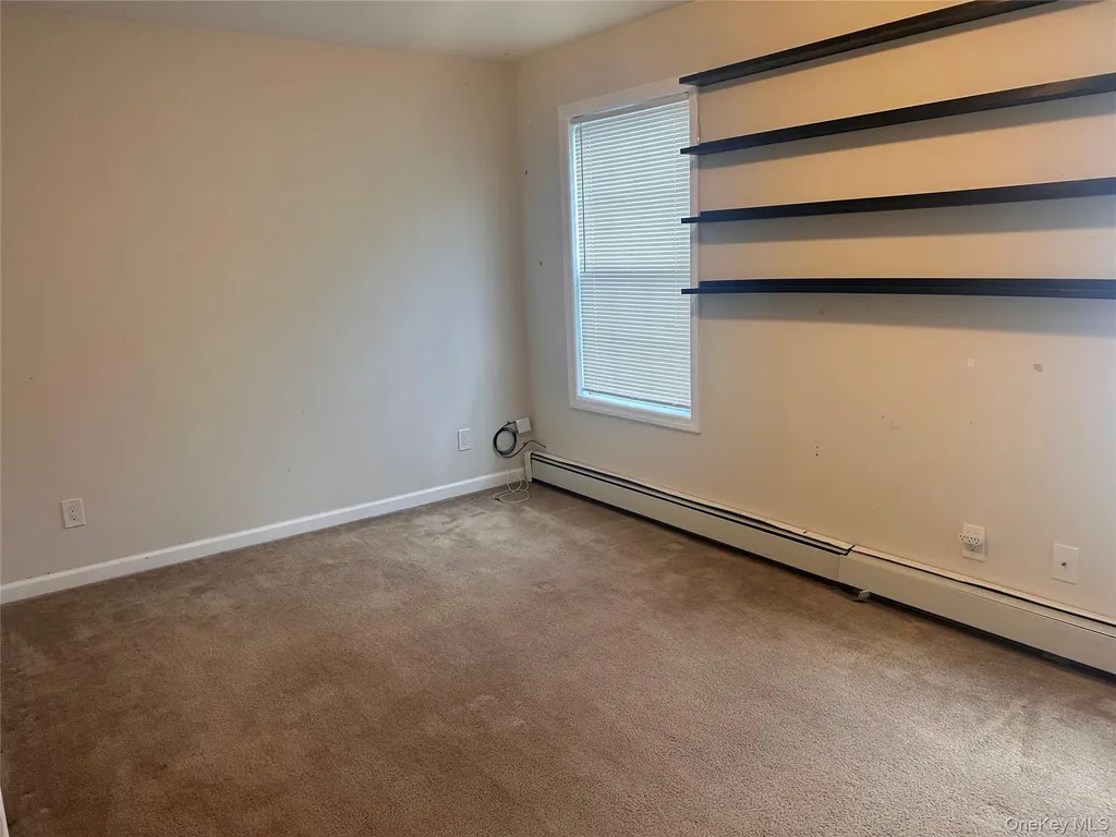 194 E Parkview Drive Shirley NY 11967