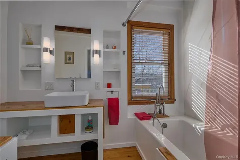 315 State Hudson NY 12534