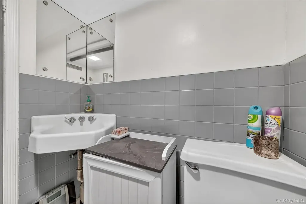 1850 Hone Avenue Bronx NY 10461