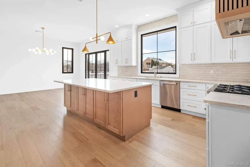24 Midway Street Babylon NY 11702