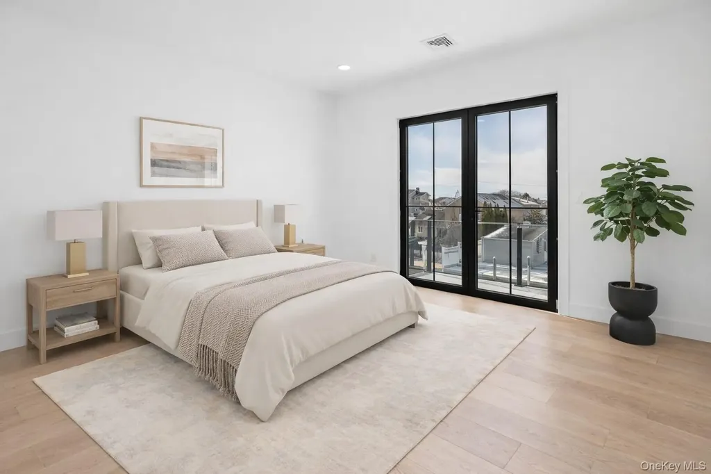 24 Midway Street Babylon NY 11702