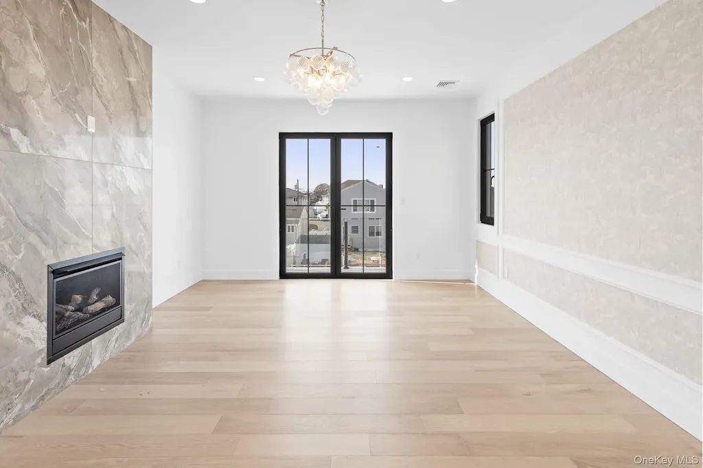 24 Midway Street Babylon NY 11702