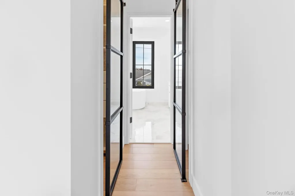 24 Midway Street Babylon NY 11702