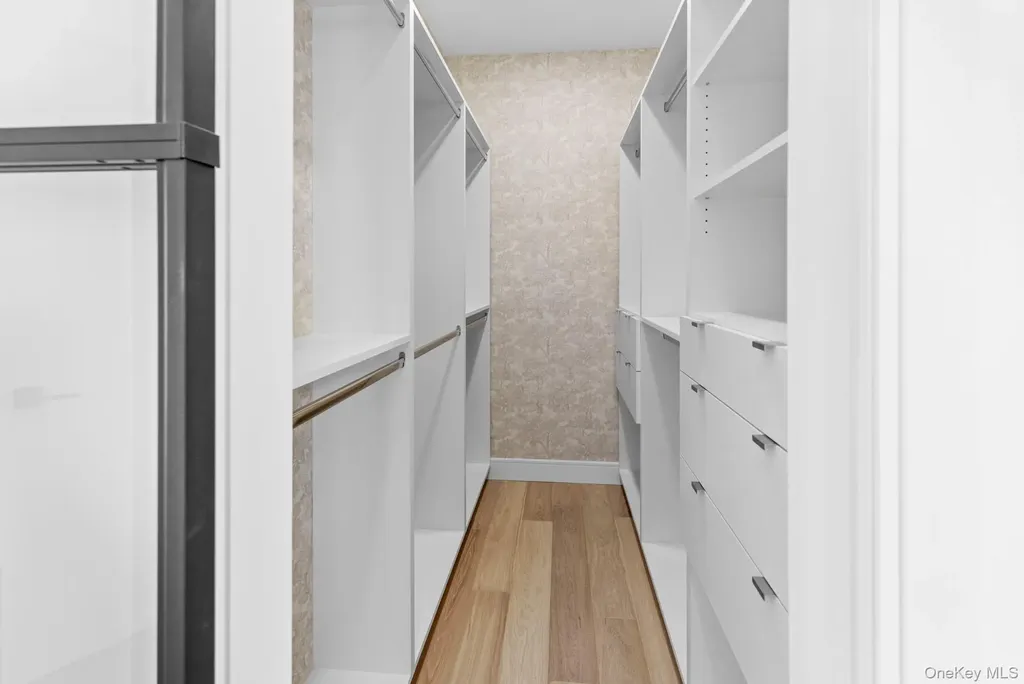 24 Midway Street Babylon NY 11702