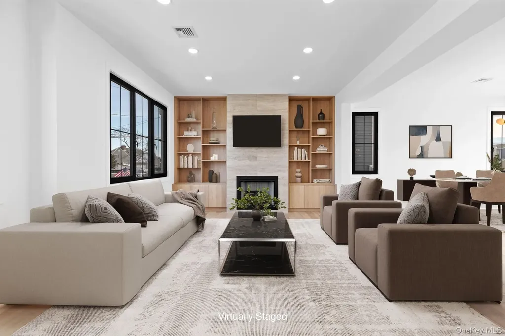 24 Midway Street Babylon NY 11702