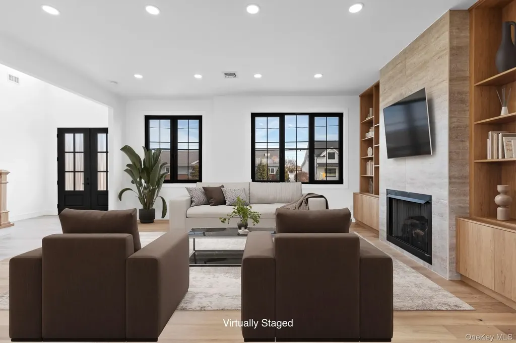 24 Midway Street Babylon NY 11702