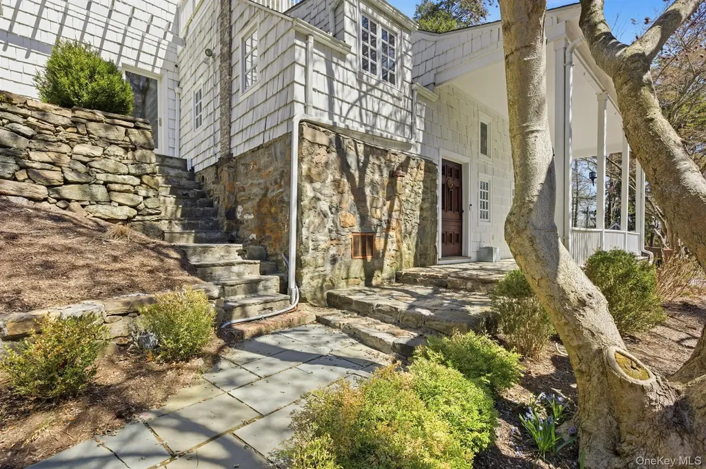 291 Roaring Brook Road Chappaqua NY 10514