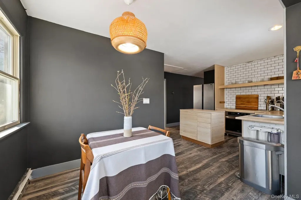 176 Maple Avenue Flanders NY 11901
