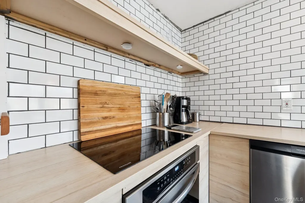 176 Maple Avenue Flanders NY 11901