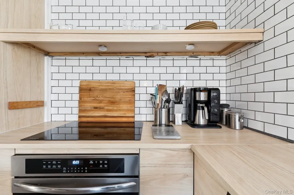 176 Maple Avenue Flanders NY 11901