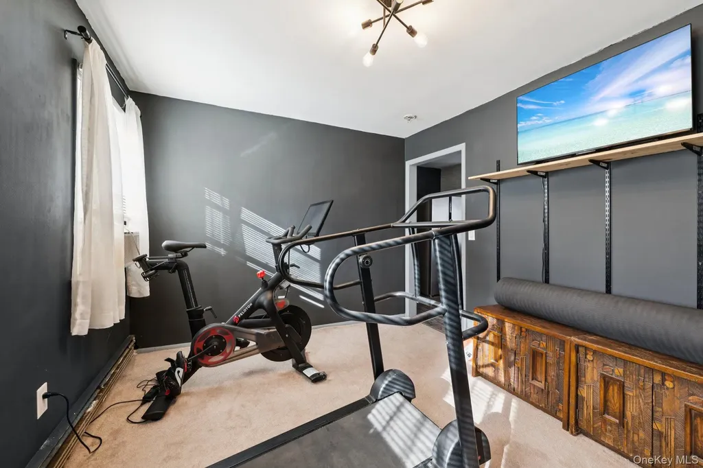 176 Maple Avenue Flanders NY 11901