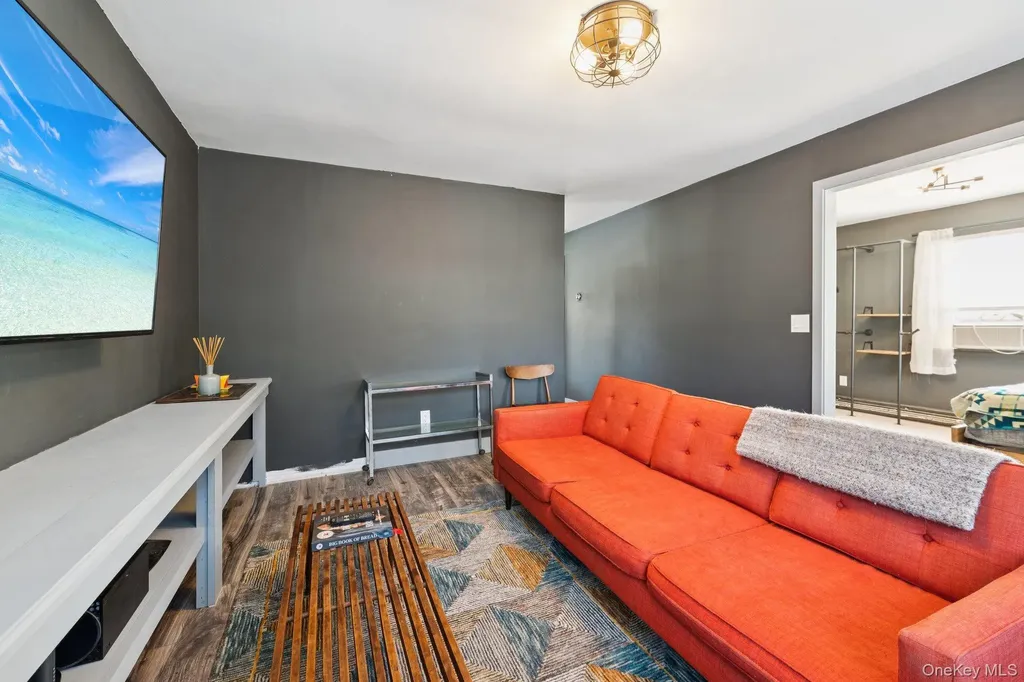 176 Maple Avenue Flanders NY 11901