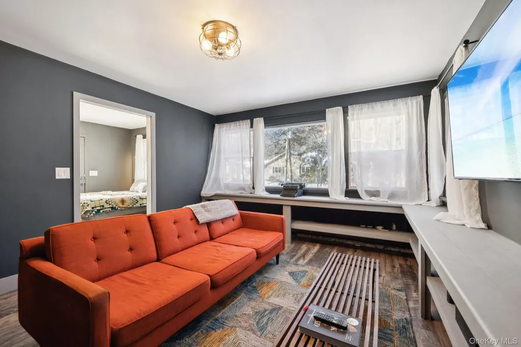 176 Maple Avenue Flanders NY 11901