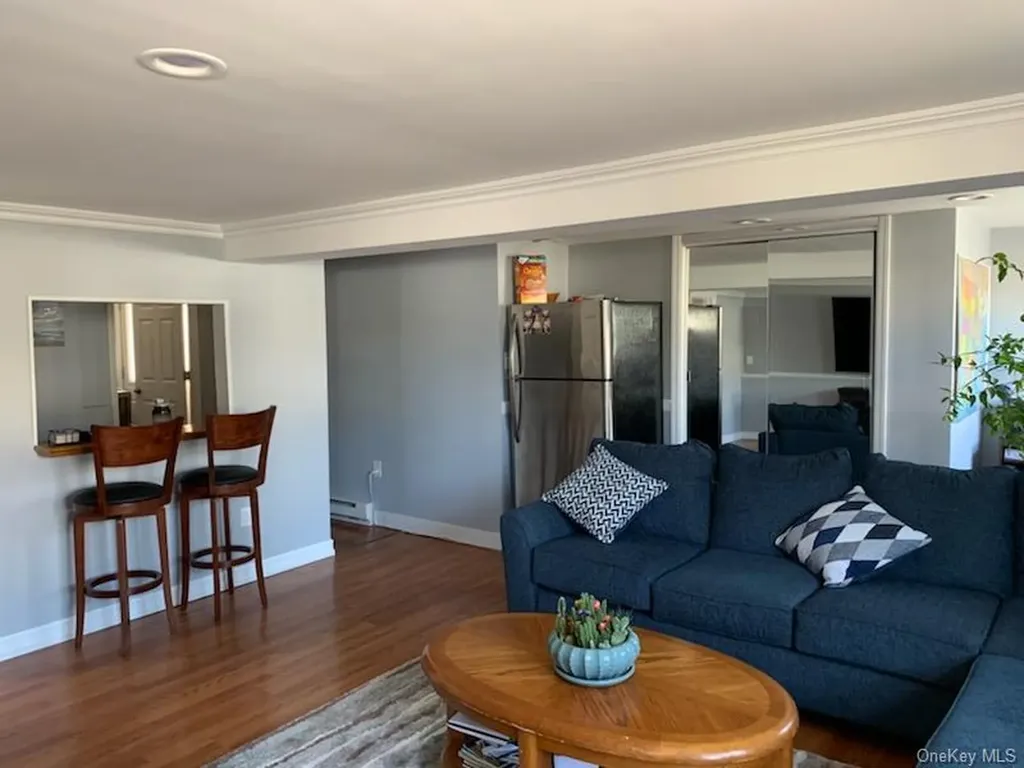81 Barnes Street Long Beach NY 11561