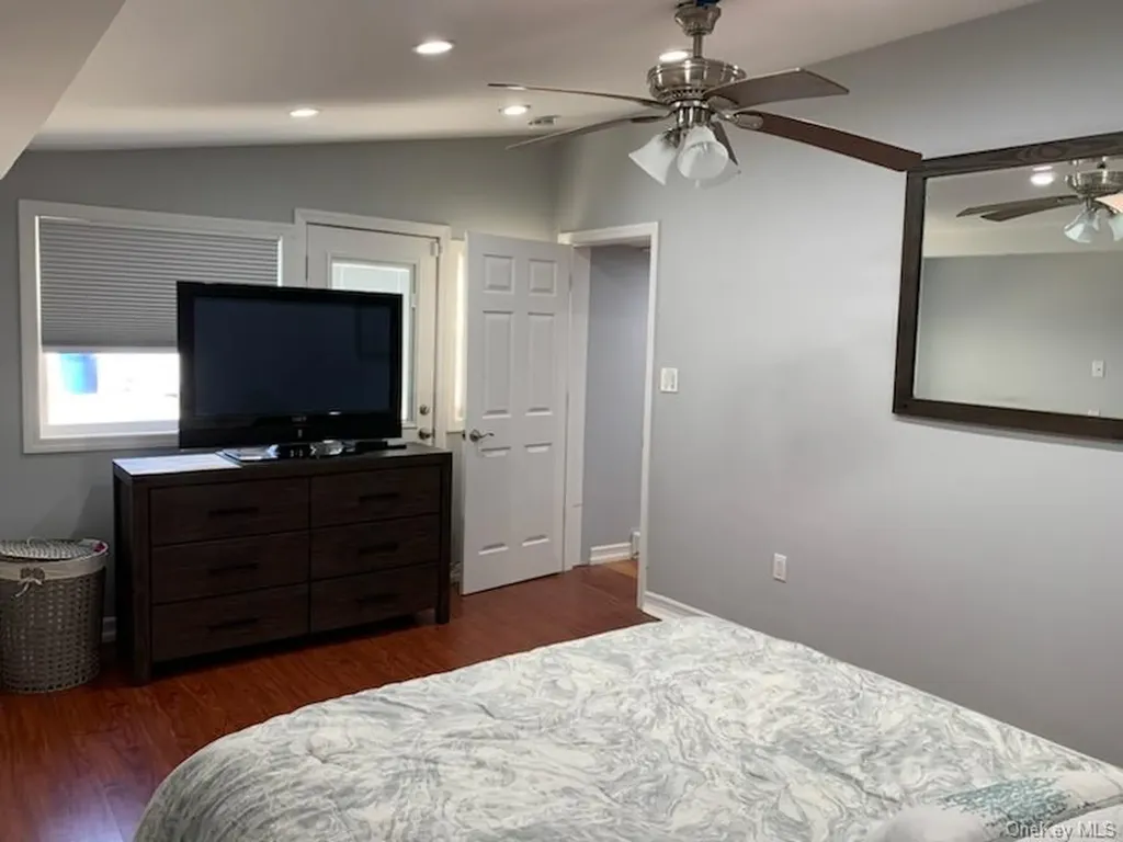 81 Barnes Street Long Beach NY 11561