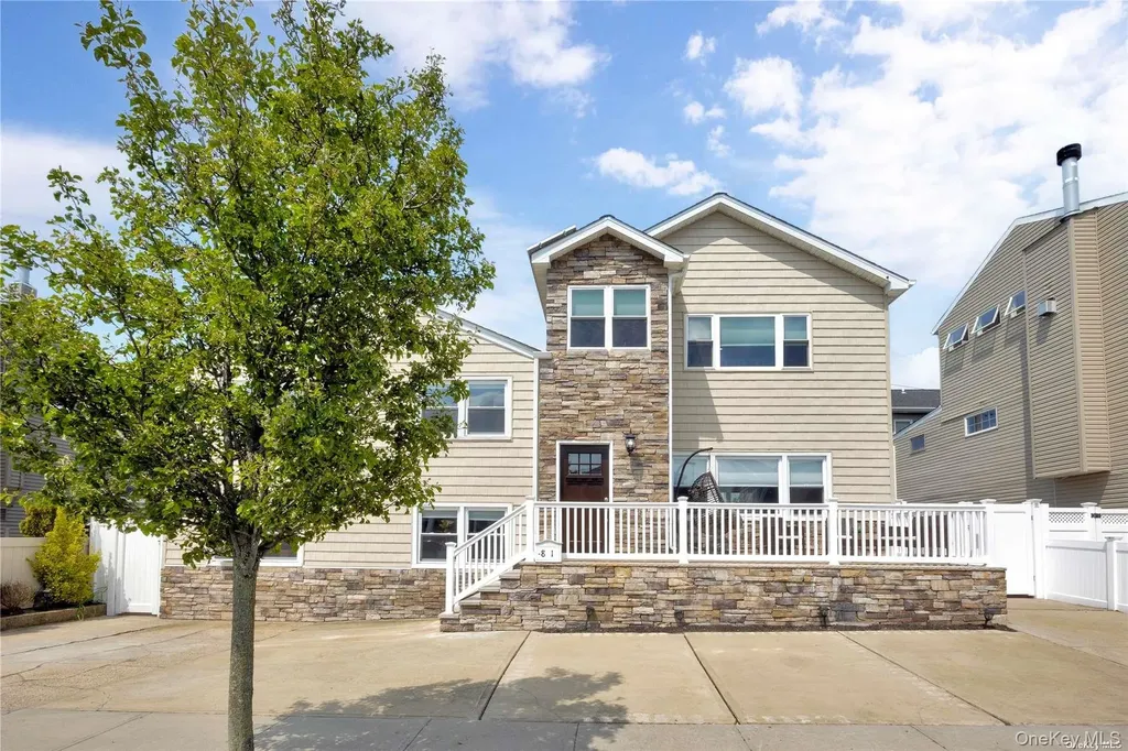81 Barnes Street Long Beach NY 11561