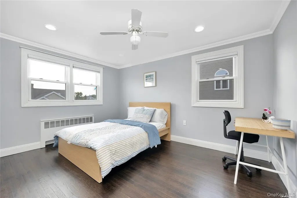 81 Barnes Street Long Beach NY 11561