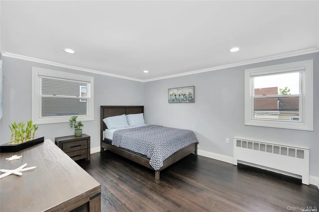 81 Barnes Street Long Beach NY 11561