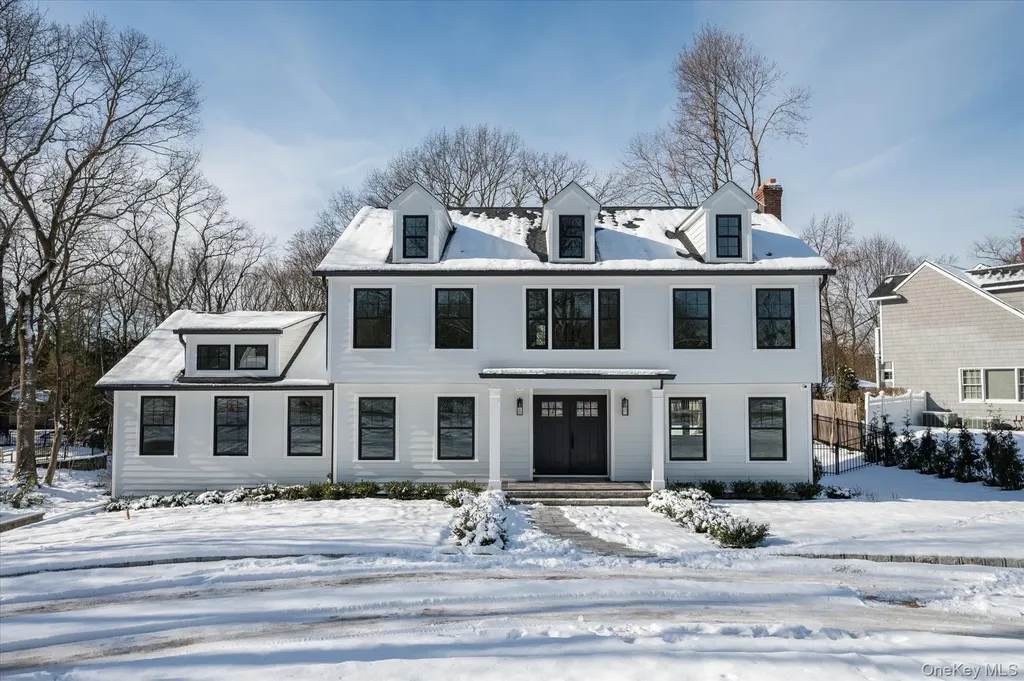 20 Fox Hunt Lane Cold Spring Harbor NY 11724