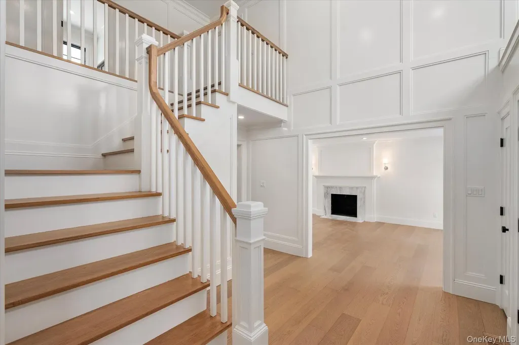 20 Fox Hunt Lane Cold Spring Harbor NY 11724