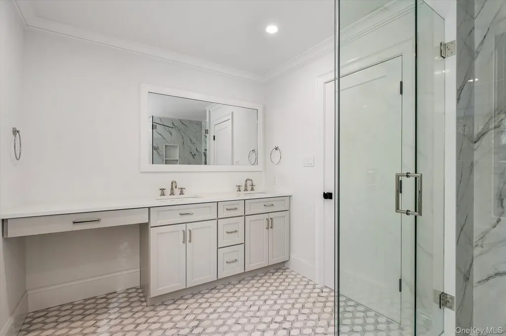 20 Fox Hunt Lane Cold Spring Harbor NY 11724