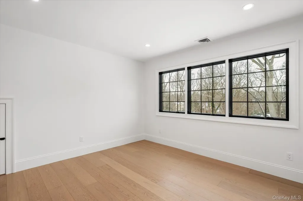 20 Fox Hunt Lane Cold Spring Harbor NY 11724