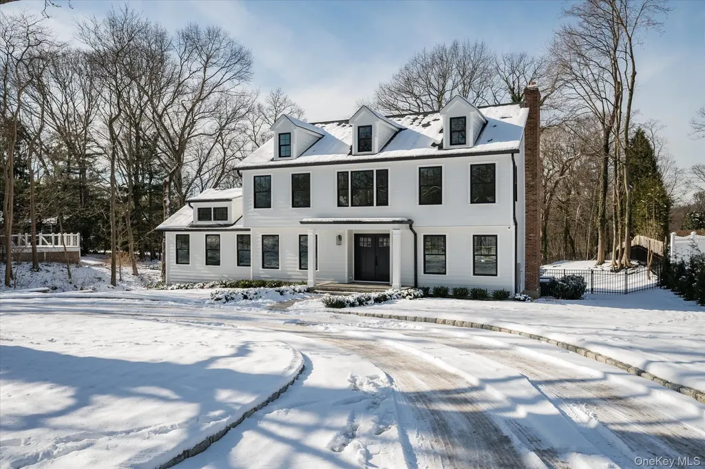 20 Fox Hunt Lane Cold Spring Harbor NY 11724