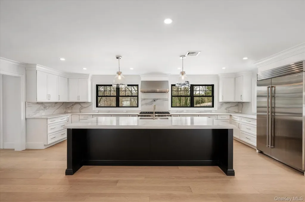 20 Fox Hunt Lane Cold Spring Harbor NY 11724
