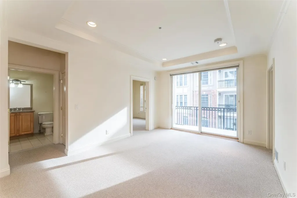 420 Pacing Way Westbury NY 11590