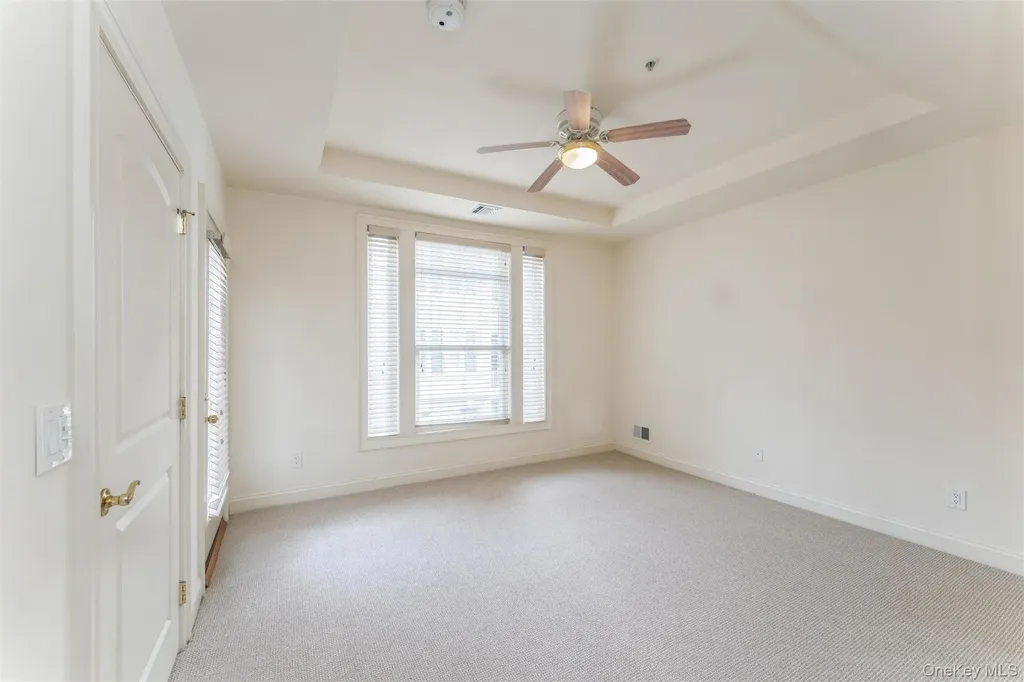 420 Pacing Way Westbury NY 11590