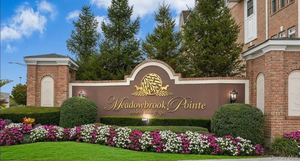420 Pacing Way Westbury NY 11590