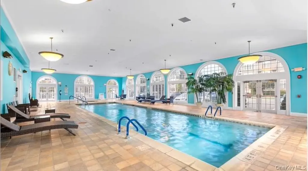 420 Pacing Way Westbury NY 11590