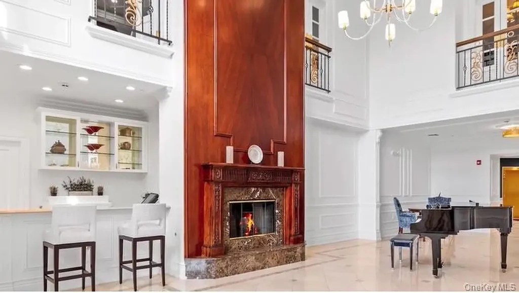420 Pacing Way Westbury NY 11590