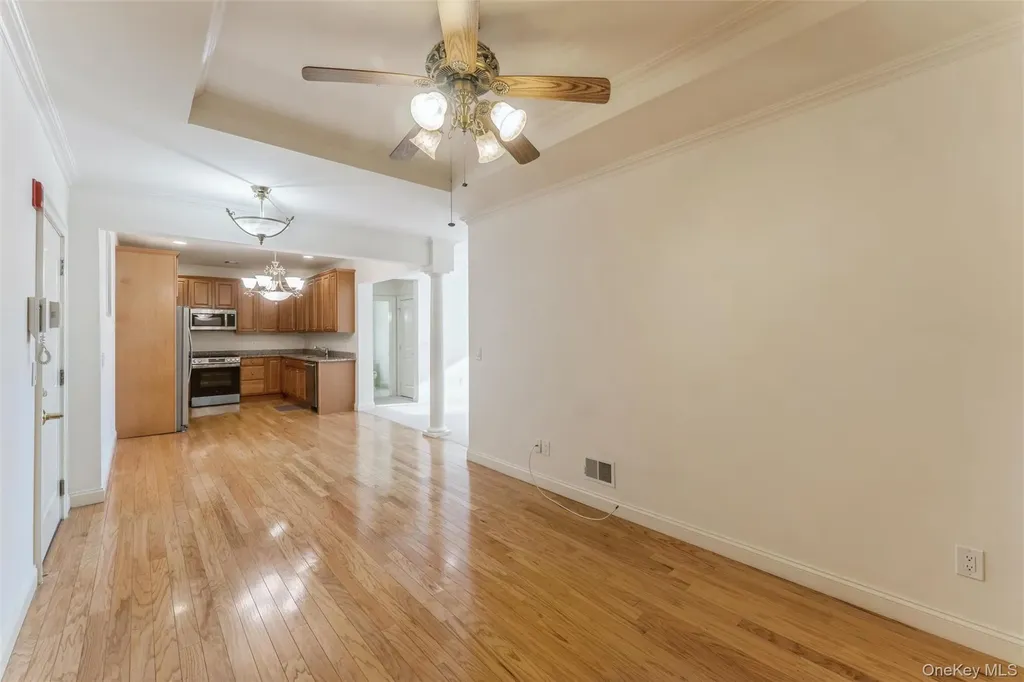 420 Pacing Way Westbury NY 11590