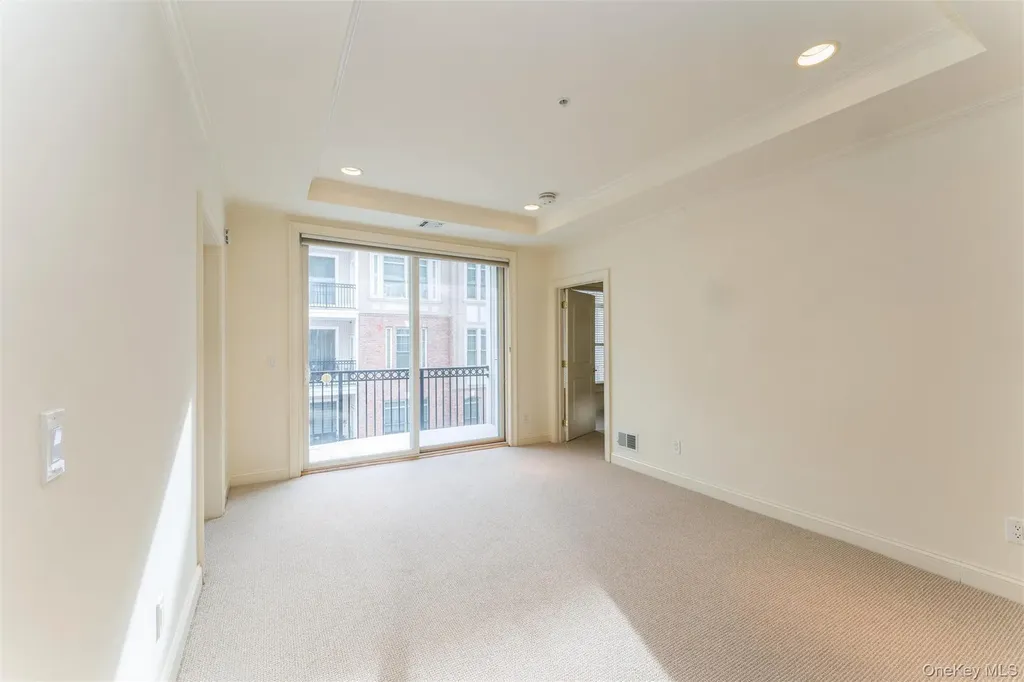 420 Pacing Way Westbury NY 11590