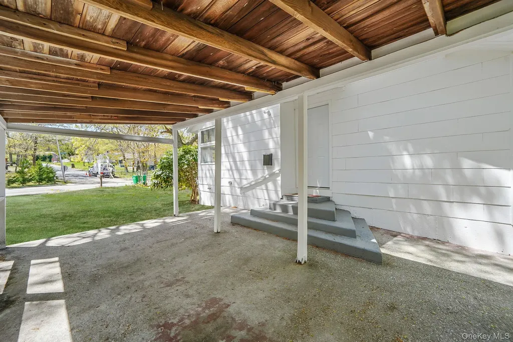 5 Birch Court Riverhead NY 11901