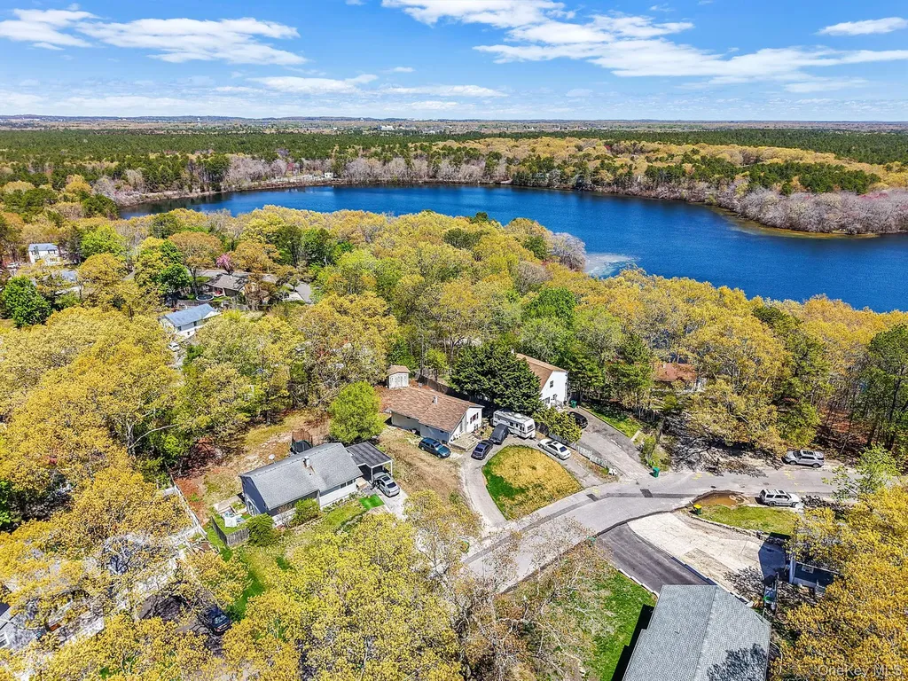 5 Birch Court Riverhead NY 11901