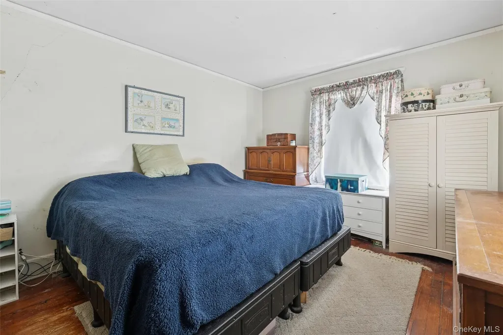 73 Redmond Avenue Bay Shore NY 11706