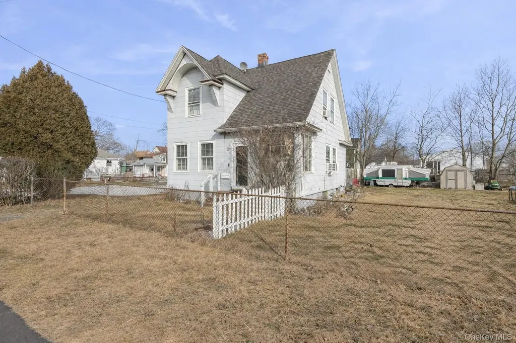 73 Redmond Avenue Bay Shore NY 11706