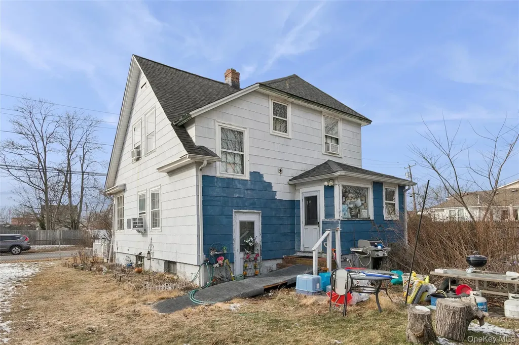 73 Redmond Avenue Bay Shore NY 11706