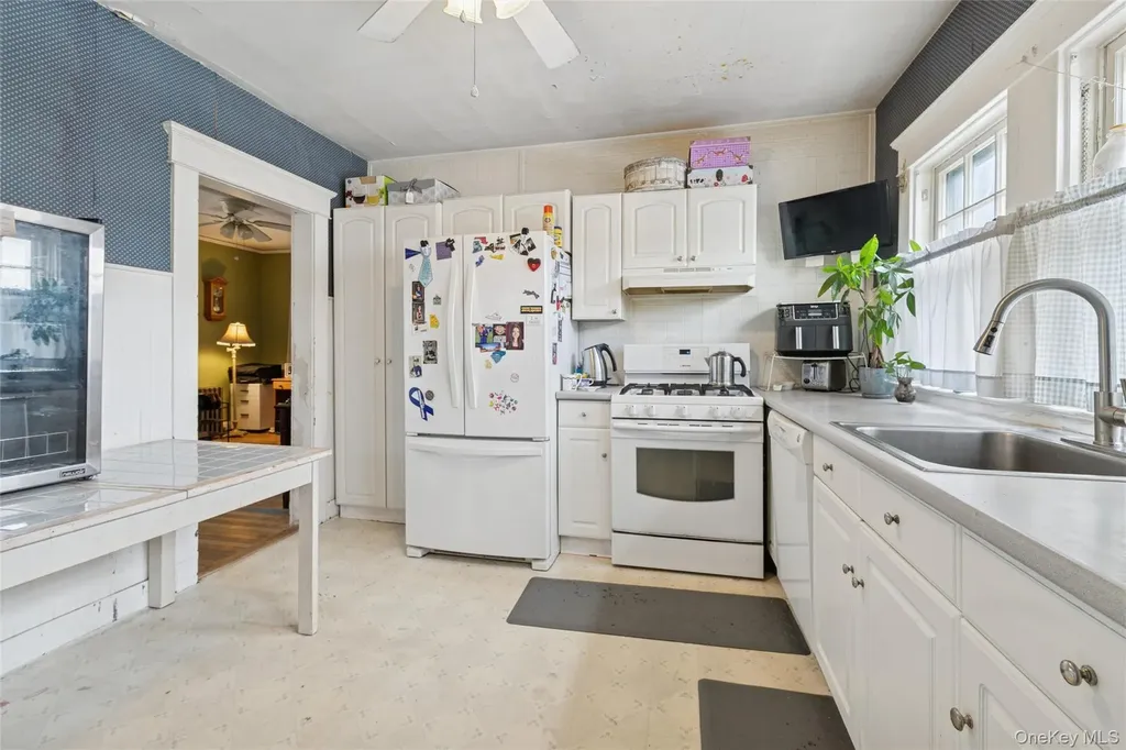 73 Redmond Avenue Bay Shore NY 11706