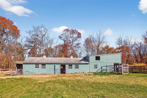 99 Dusinberre Road Gardiner NY 12525