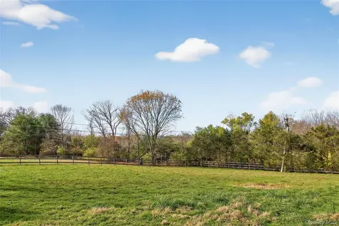 99 Dusinberre Road Gardiner NY 12525