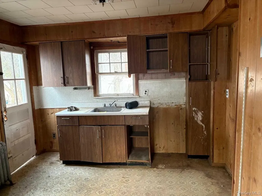 19 Lacrosse Road Mastic Beach NY 11951