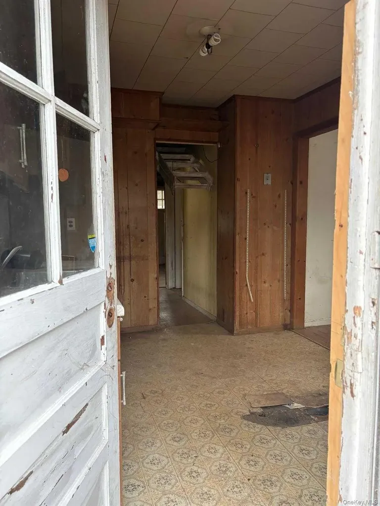 19 Lacrosse Road Mastic Beach NY 11951